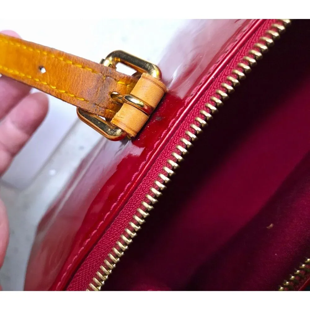 Louis Vuitton Rosewood Avenue Monogram Vernis - Pomme d'Amour vibrant candy red